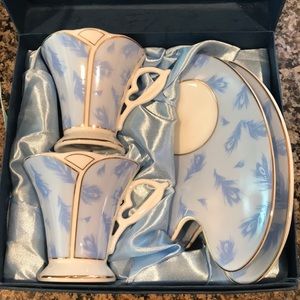 *BNWT* Classic Coffee Cups & Plates Design by Yedi